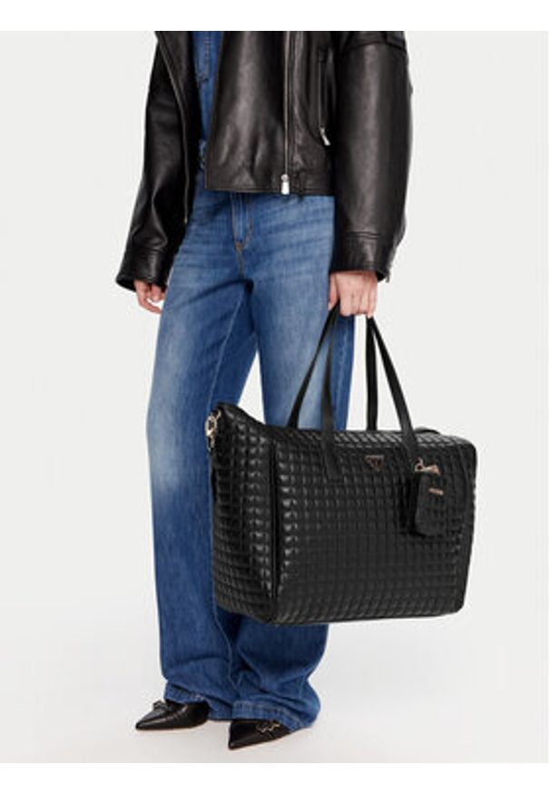 Guess Torba weekendowa Nadira TWQG84 24017 Czarny. Kolor: czarny. Materiał: skóra