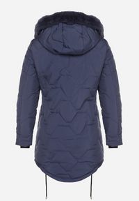 Born2be - Niebieska Klasyczna Kurtka z Pikowanymi Przeszyciami i Kapturem z Futerkiem Raffisa. Okazja: na co dzień. Kolekcja: plus size. Kolor: niebieski. Materiał: futro. Styl: klasyczny #2