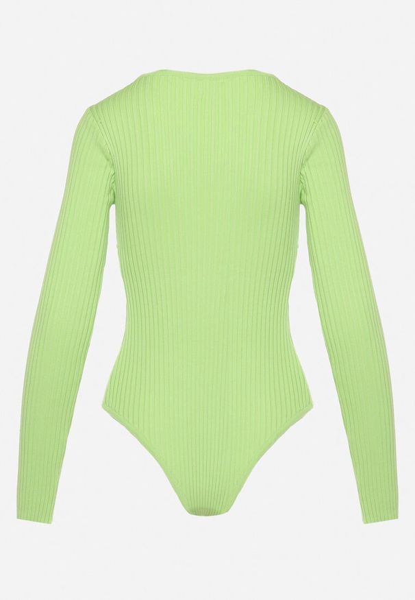 Born2be - Jasnozielone Body Prążkowane z Wycięciem na Dekolcie Volfi. Kolor: zielony. Materiał: prążkowany. Styl: klasyczny