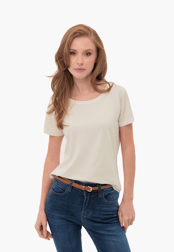 Volcano - Elastyczna koszulka basic T-ANA. Okazja: na co dzień. Materiał: bawełna, materiał. Długość rękawa: krótki rękaw. Długość: krótkie. Wzór: gładki. Styl: klasyczny, casual, elegancki