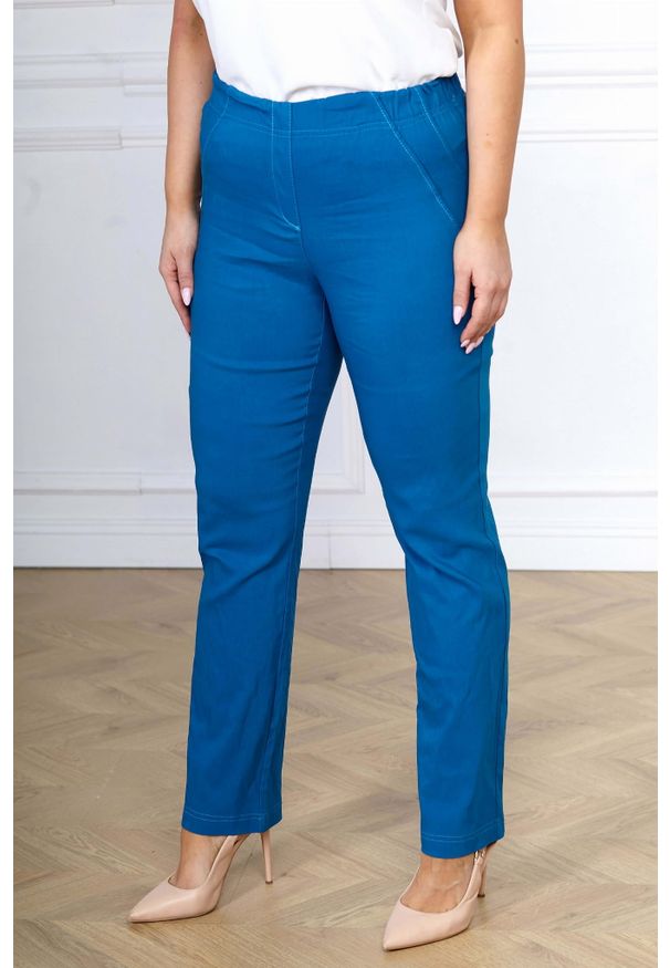 Nasi partnerzy - Spodnie Nilda z prostą nogawką INDYGO wysoki stan PLUS SIZE XXL. Okazja: na co dzień, do pracy, na spacer. Stan: podwyższony. Kolekcja: plus size. Materiał: poliester, elastan, tkanina, materiał, włókno, wiskoza. Długość: krótkie. Styl: casual