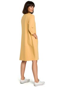 Be Active - Sukienka dresowa bombka oversize z kieszonką z przodu żółta. Okazja: na co dzień. Kolor: żółty. Materiał: dresówka. Typ sukienki: oversize, bombki. Styl: casual #3