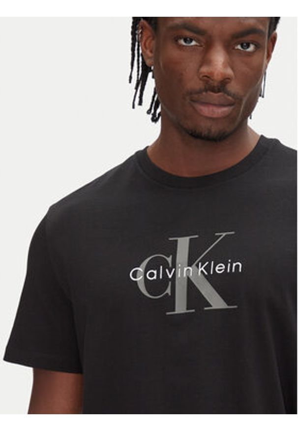 Calvin Klein Jeans T-Shirt Hero Monologo LV04RB862G Czarny Regular Fit. Kolor: czarny. Materiał: bawełna