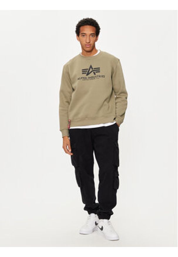 Alpha Industries Bluza Basic 178302 Zielony Regular Fit. Kolor: zielony. Materiał: bawełna
