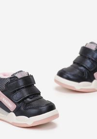 Born2be - Granatowe Sportowe Botki Zapinane na Dwa Rzepy Lekko Ocieplone Gabinetta. Zapięcie: rzepy. Kolor: niebieski. Materiał: jeans. Sezon: wiosna, jesień. Styl: sportowy