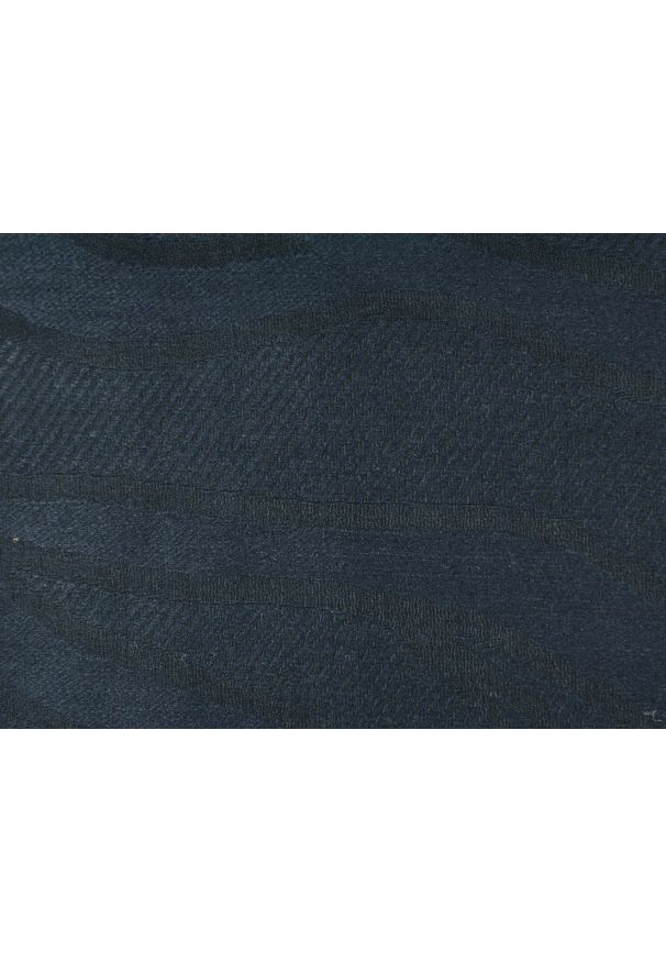 Lekki Szalik Wiosenno-Jesienny - Teer - Nieregularny Granatowy Wzór. Okazja: na spacer. Kolor: niebieski. Materiał: poliester, wiskoza. Sezon: wiosna, jesień. Styl: elegancki