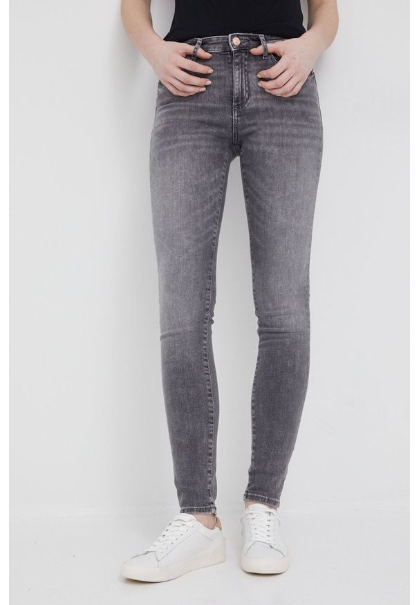 Armani Exchange jeansy J01 6KYJ01.Y1FAZ damskie high waist. Stan: podwyższony. Kolor: szary