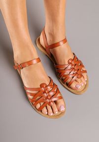 Renee - Brązowe Sandały z Geometryczną Cholewką Natirose. Zapięcie: sprzączka. Kolor: brązowy. Materiał: jeans. Wzór: geometria. Sezon: lato #6