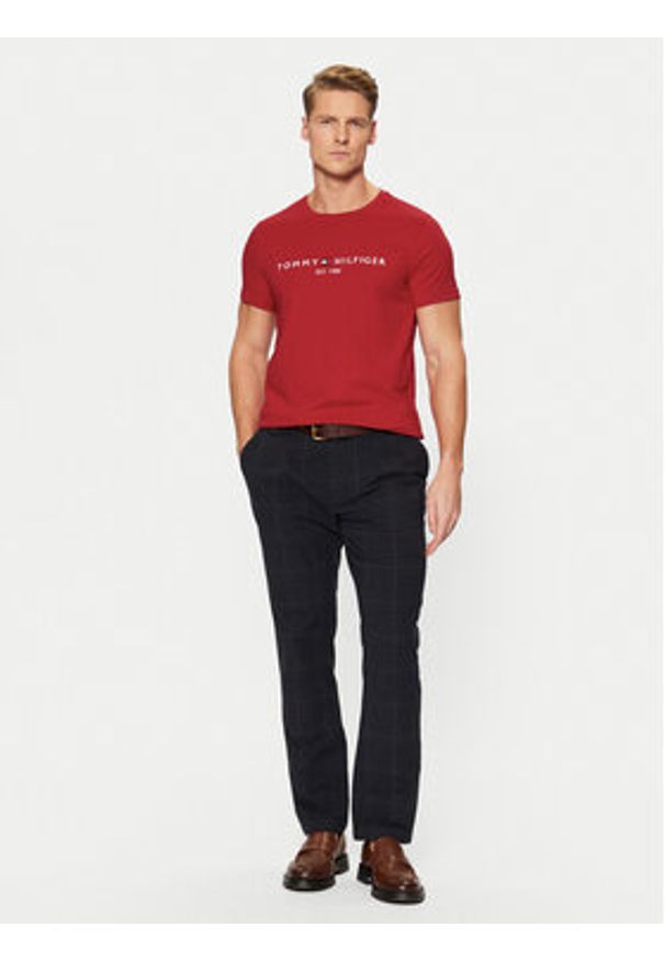 TOMMY HILFIGER - Tommy Hilfiger T-Shirt Tommy Logo MW0MW11797 Czerwony Regular Fit. Kolor: czerwony. Materiał: bawełna