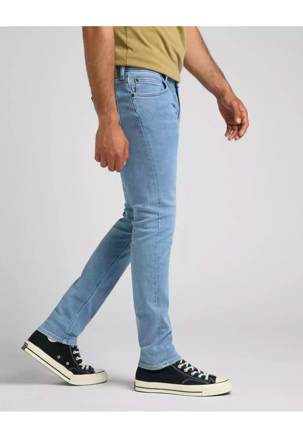 Lee - LEE MALONE MĘSKIE SPODNIE JEANSOWE PARTLY CLOUDY L736ERDC 112322024