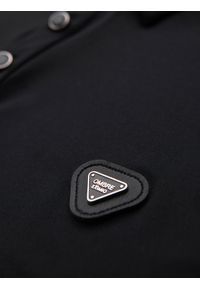 Ombre Clothing - Polo koszulka z długim rękawem zapinana na eleganckie, brandowane guziki – czarna V1 - Rozmiar: XXL. Okazja: na co dzień. Typ kołnierza: polo. Kolor: czarny. Materiał: nylon, elastan, skóra, dzianina. Długość rękawa: długi rękaw. Długość: długie. Styl: elegancki #4