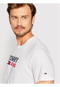Tommy Jeans T-Shirt Corp Logo DM0DM15379 Biały Regular Fit. Kolor: biały. Materiał: bawełna #4
