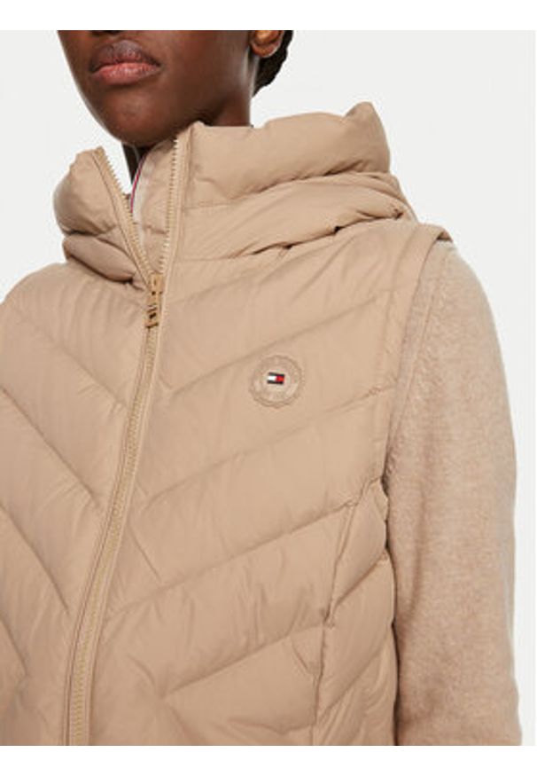 TOMMY HILFIGER - Tommy Hilfiger Bezrękawnik Chevron WW0WW42624 Beżowy Regular Fit. Kolor: beżowy. Materiał: syntetyk. Długość rękawa: bez rękawów