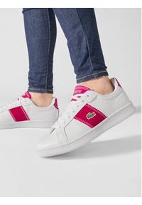 Lacoste Sneakersy Carnaby Pro Cgr 2234 Sfa Biały. Kolor: biały. Materiał: skóra