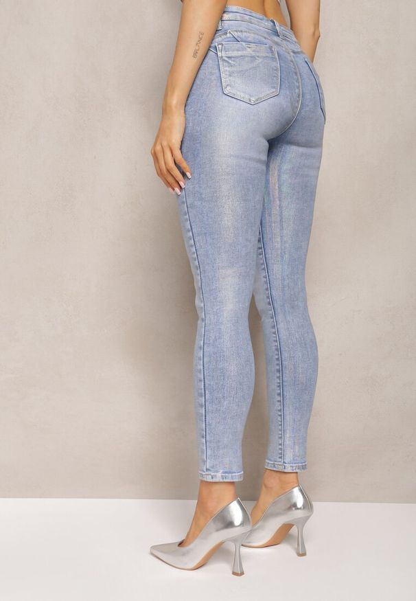 Renee - Jasnoniebieskie Jeansy Skinny z Wysokim Stanem i Połyskującym Wykończeniem Ceniza. Okazja: na co dzień. Stan: podwyższony. Kolor: niebieski. Styl: casual