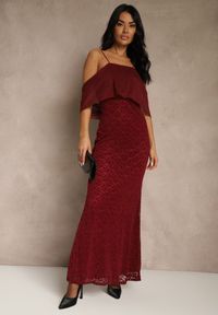 Renee - Bordowa Sukienka o Asymetrycznym Kroju Ozdobiona Falbaną Owedia. Kolor: czerwony. Materiał: poliester. Wzór: aplikacja. Typ sukienki: asymetryczne. Styl: elegancki #1