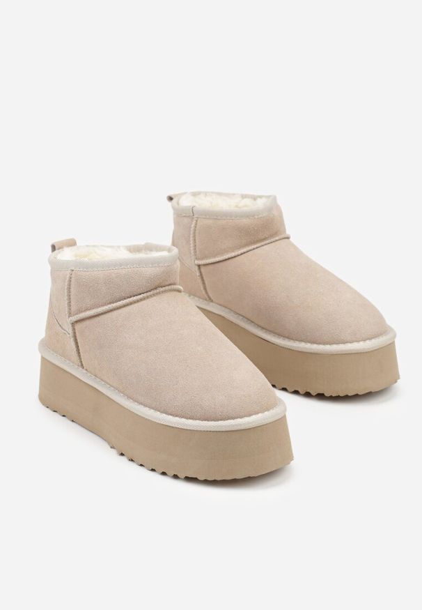 Born2be - Beżowe Wsuwane Śniegowce na Platformie z Cholewką z Zamszu Naturalnego Mevelessa. Zapięcie: bez zapięcia. Kolor: beżowy. Materiał: zamsz. Szerokość cholewki: normalna. Obcas: na platformie. Styl: elegancki