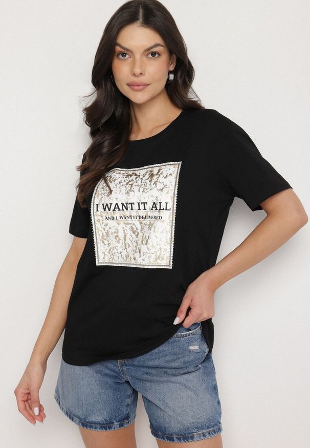 Born2be - Czarny Bawełniany T-shirt Ozdobiony Nadrukiem Nelltaria. Okazja: na co dzień. Kolor: czarny. Materiał: bawełna. Wzór: nadruk, aplikacja. Sezon: lato, wiosna. Styl: elegancki, casual