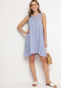 Born2be - Niebieska Bawełniana Rozkloszowana Sukienka Ozdobiona Kwiatami i Guzikami Lisavella. Okazja: na co dzień, na spacer. Kolor: niebieski. Materiał: bawełna. Wzór: aplikacja, kwiaty. Sezon: lato. Styl: klasyczny, casual, elegancki #4