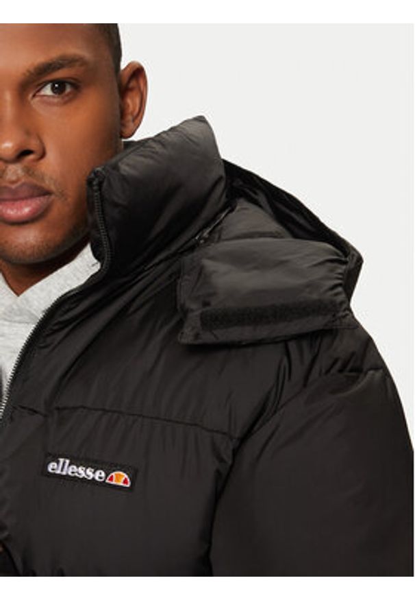 Ellesse Kurtka zimowa SHZ22304 Czarny Regular Fit. Kolor: czarny. Materiał: syntetyk. Sezon: zima