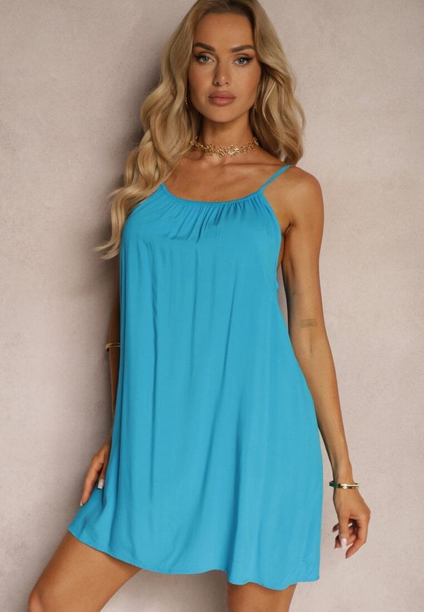 Renee - Niebieska Casualowa Sukienka z Wiskozy o Prostym Kroju z Ramiączkami z Regulacją Wilantia. Okazja: na co dzień. Kolor: niebieski. Materiał: wiskoza. Długość rękawa: na ramiączkach. Wzór: kolorowy. Typ sukienki: proste. Styl: casual