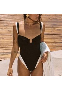 Intica - Jednoczęściowy strój kąpielowy z designerskimi paskami na plażę i basen Vitala. Kolor: czarny. Materiał: materiał #2