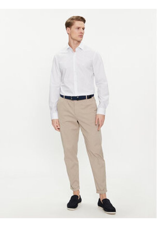 Calvin Klein Koszula K10K112303 Biały Fitted Fit. Kolor: biały. Materiał: bawełna, syntetyk