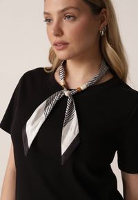 Born2be - Czarny T-shirt z Bawełny w Klasycznym Stylu z Apaszką Bluestel. Okazja: do pracy, na co dzień, na spotkanie biznesowe. Kolor: czarny. Materiał: bawełna. Długość: długie. Styl: klasyczny #5