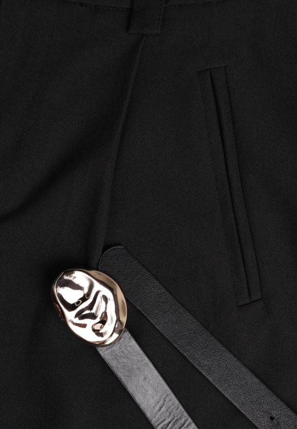 Born2be - Czarne Szorty z Wysokim Stanem Bermudy z Paskiem Haidis. Okazja: na co dzień. Stan: podwyższony. Kolor: czarny. Materiał: materiał. Styl: casual