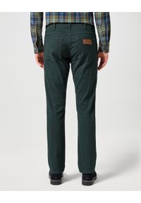 Wrangler - WRANGLER GREENSBORO MĘSKIE SPODNIE MATERIAŁOWE MATERIAŁ CHINO SCARAB 112358920 W15Q008868 #6