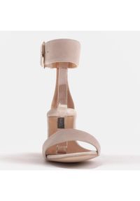Marco Shoes Skórzane sandały damskie z ozdobną klamrą beżowy. Zapięcie: klamry. Kolor: beżowy. Materiał: skóra #4