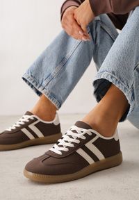 Renee - Brązowe Sneakersy Typu Klasyczne Tenisówki Kilice. Okazja: na co dzień, na randkę. Kolor: brązowy. Materiał: satyna, koronka #1