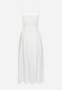 Born2be - Jasnoniebieska Wiskozowa Sukienka z Bawełną z Zakładką Atenavia. Okazja: na co dzień. Kolor: niebieski. Materiał: bawełna, wiskoza. Długość rękawa: na ramiączkach. Typ sukienki: proste. Styl: klasyczny, casual, elegancki #3