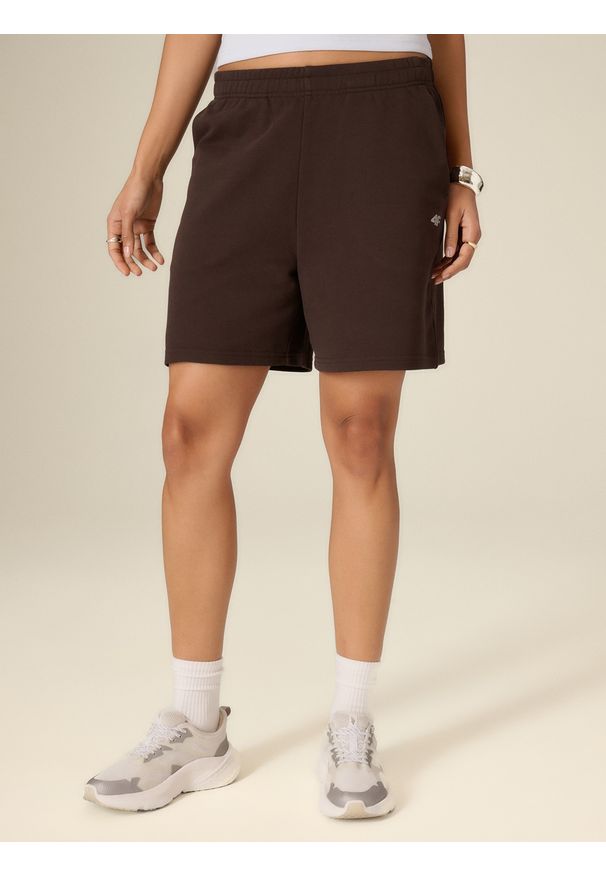 4f - 4F Spodenki dresowe damskie - brązowe XL. Stan: podwyższony. Kolor: brązowy. Materiał: dresówka. Sezon: lato