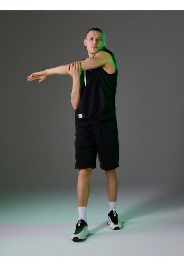 Sinsay - Bawełniane szorty - czarny. Kolor: czarny. Materiał: bawełna