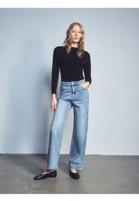 Reserved - Jeansy wide leg z aplikacją - niebieski. Kolor: niebieski. Wzór: aplikacja #1