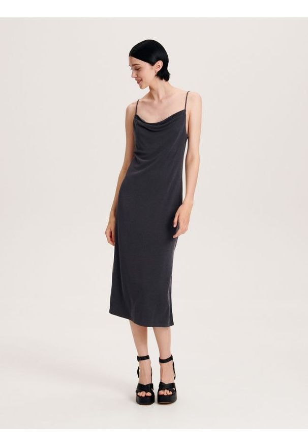 Reserved - Sukienka midi z modalem - ciemnoszary. Kolor: szary. Materiał: dzianina. Wzór: gładki. Długość: midi