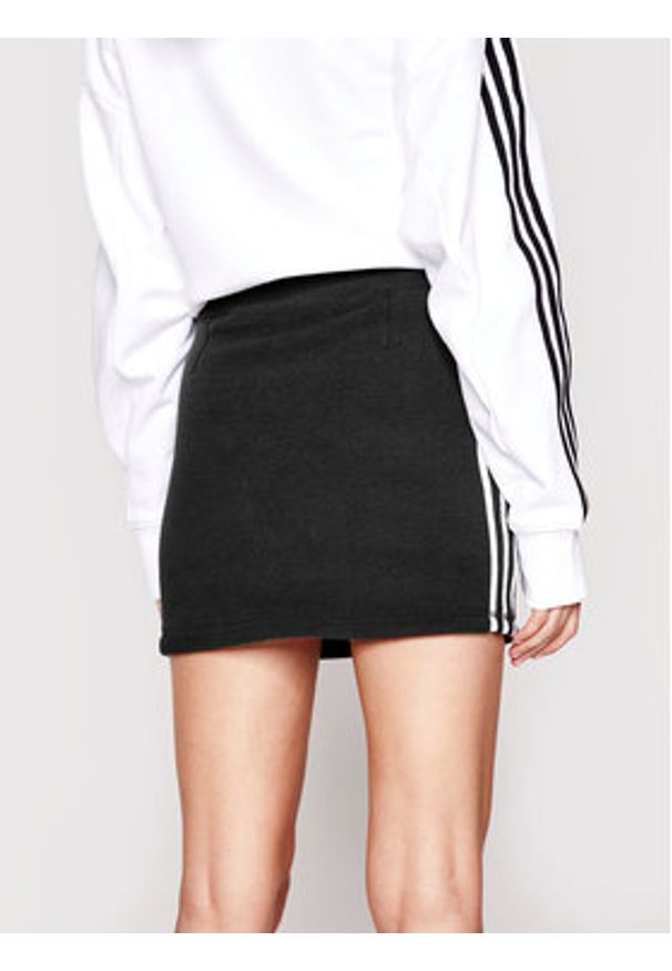 Adidas - adidas Spódnica mini adicolor Classics GN2800 Czarny Slim Fit. Kolor: czarny. Materiał: syntetyk