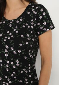 Born2be - Czarny T-shirt z Bawełny w Kwiaty Savilisse. Okazja: na co dzień. Kolor: czarny. Materiał: bawełna. Wzór: kwiaty. Styl: klasyczny, casual #7