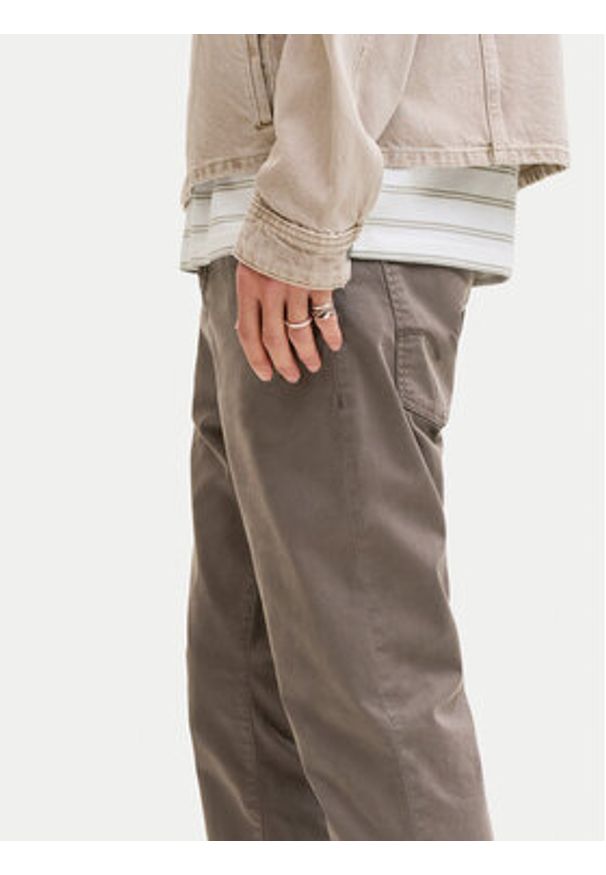 Jack & Jones Spodnie materiałowe Clark Finn 12293328 Brązowy Regular Fit. Kolor: brązowy. Materiał: bawełna
