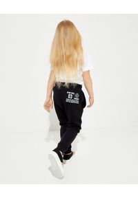 DSQUARED2 KIDS - Czarne spodnie z bawełny 4-16 lat. Okazja: na spacer. Kolor: czarny. Materiał: bawełna. Długość: długie. Wzór: nadruk. Sezon: lato. Styl: sportowy #2