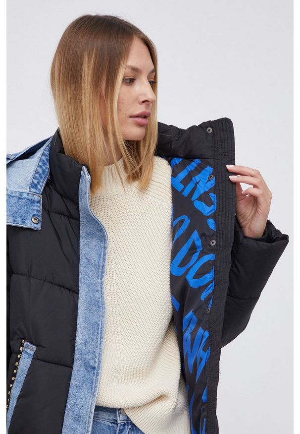 Desigual Kurtka damska kolor czarny zimowa oversize. Kolor: czarny. Materiał: włókno. Sezon: zima