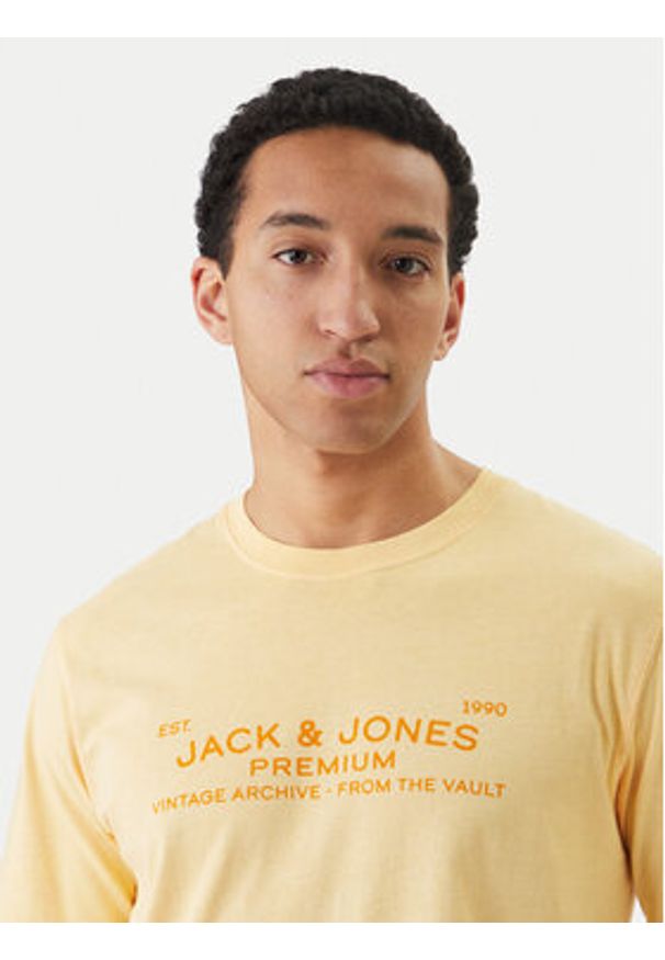 Jack & Jones T-Shirt Blucaleb 12293014 Beżowy Regular Fit. Kolor: beżowy. Materiał: bawełna