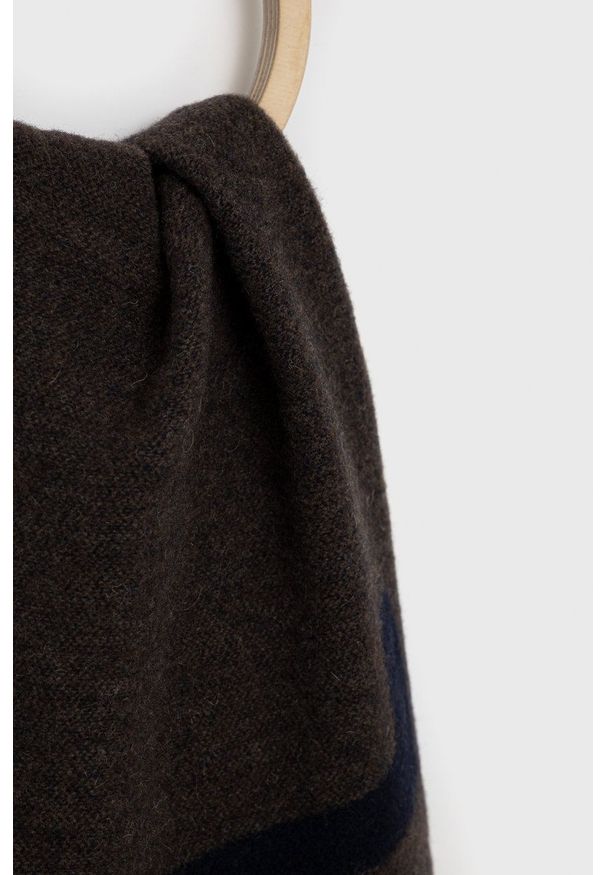Woolrich Szalik wełniany kolor brązowy wzorzysty. Kolor: brązowy. Materiał: wełna