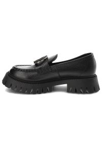 CheBello - Czarne Mokasyny Chebello Modne Obuwie Damskie. Okazja: na co dzień. Kolor: czarny. Materiał: skóra, jeans. Wzór: aplikacja, grochy. Styl: klasyczny, elegancki, casual