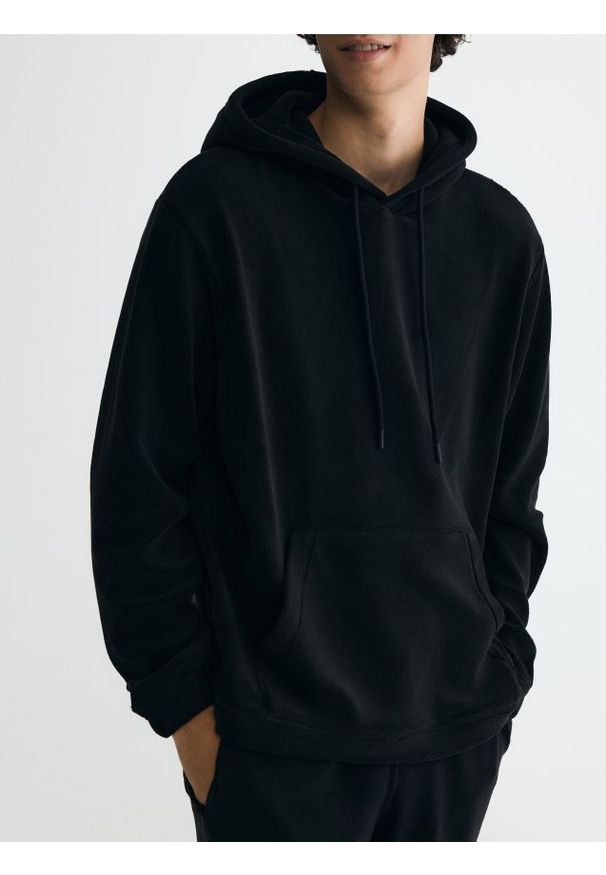 Reserved - Polarowa bluza z kapturem - czarny. Kolor: czarny. Materiał: polar