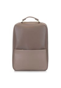 Wittchen - Męski plecak na laptopa 13/14” z gładką kieszenią. Kolor: beżowy. Materiał: skóra ekologiczna. Wzór: gładki. Styl: elegancki, casual, klasyczny, biznesowy #1