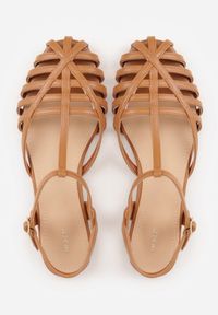 Born2be - Brązowe Sandały VICES z Geometrycznymi Paskami Abadia. Okazja: na co dzień. Zapięcie: pasek. Kolor: brązowy. Wzór: geometria. Styl: casual, elegancki, klasyczny #4