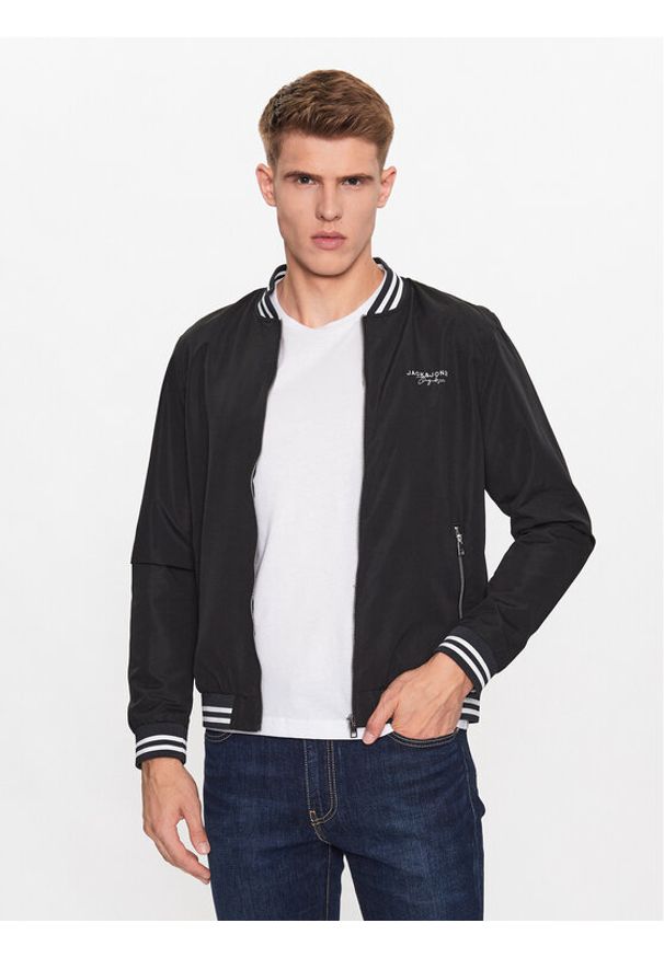 Jack & Jones - Jack&Jones Kurtka bomber Splash 12234723 Czarny Regular Fit. Kolor: czarny. Materiał: syntetyk