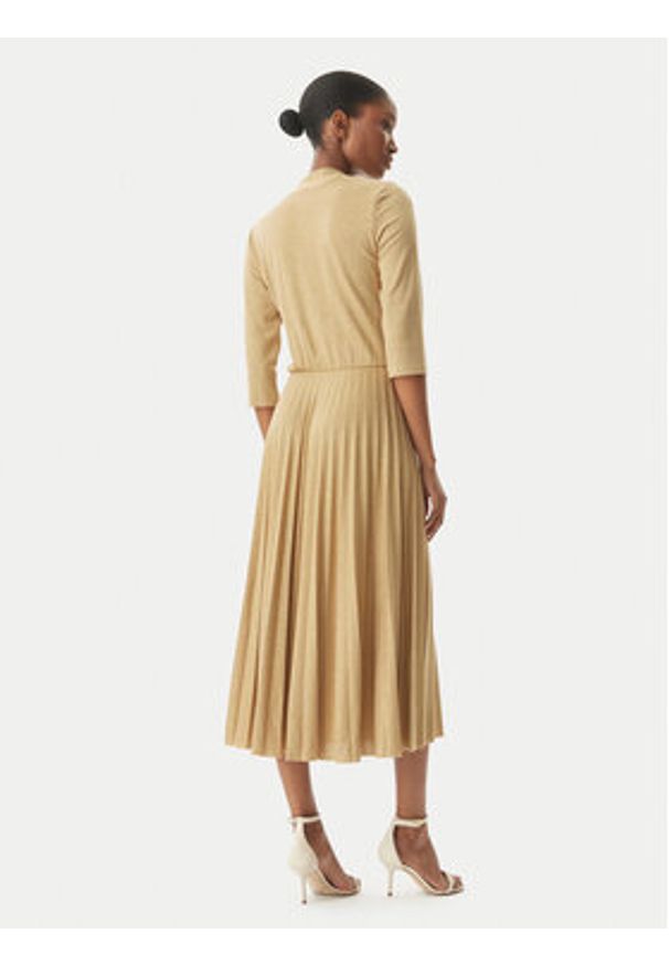 Rinascimento Sukienka koktajlowa CFC0122980003 Złoty Regular Fit. Kolor: złoty. Materiał: wiskoza. Styl: wizytowy